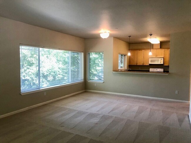 Building Photo - 1Bd/1.5Ba Kenmore Condo