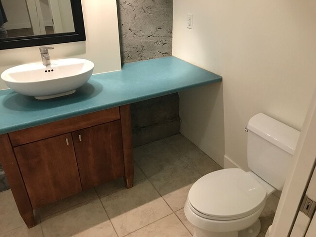 Building Photo - Beautiful 2 Story Apartment