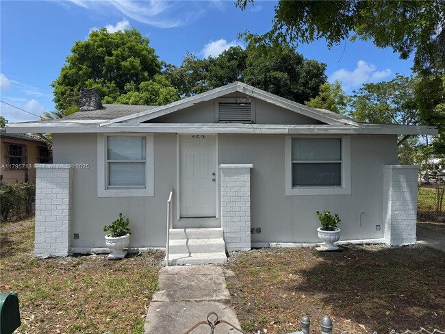 Building Photo - 153 NW 35th St