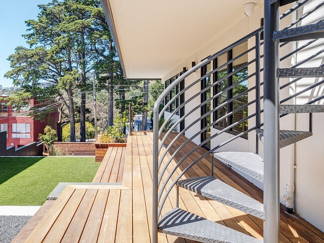 Building Photo - 35 Hiliritas Ave