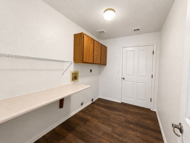 Building Photo - 353 Prescott Dr
