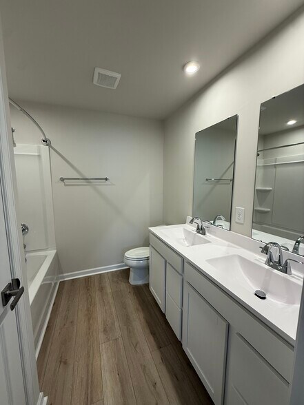 Building Photo - 338 Myrtle Meadows Dr