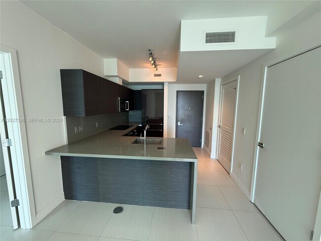 Building Photo - 1080 Brickell Ave