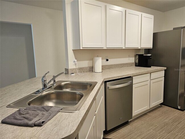 Building Photo - 32 Ramrock Ln