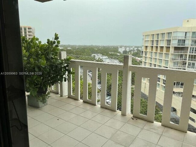 Building Photo - 1111 Crandon Blvd