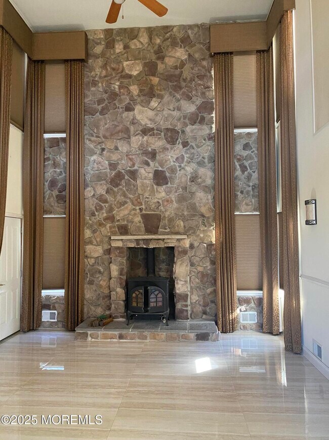 Building Photo - 41 Church Rd