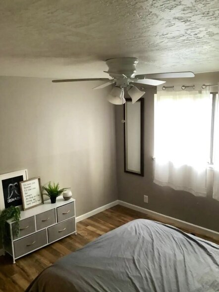 Building Photo - 2863 Applewood Ln