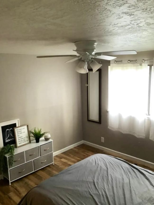 Building Photo - 2863 Applewood Ln