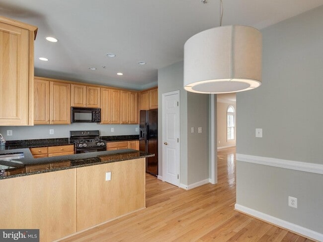 Building Photo - 8870 Ashgrove House Ln