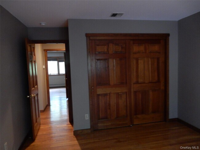 Building Photo - 104 County Rd 65