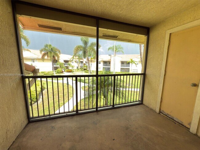 Building Photo - 1231 SW 46th Ave