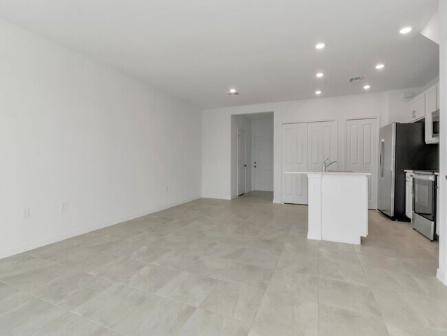 Building Photo - Modern New Construction Townhome in Desirable Lakewood Ranch – Up to 1 Month Free