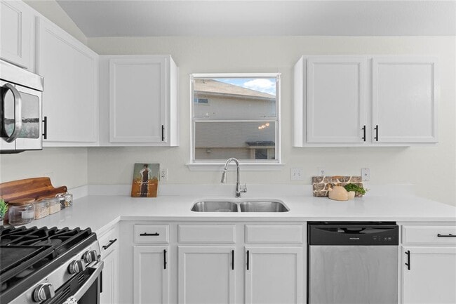 Building Photo - 406 Covent Dr