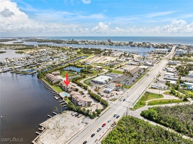 Building Photo - 896 Buttonwood Dr