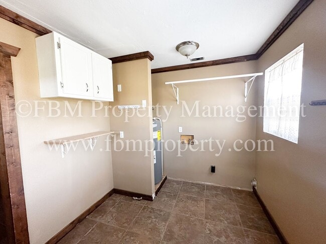 Building Photo - 605 Normandy - Charming 4 Bedroom, 2 Bathr...