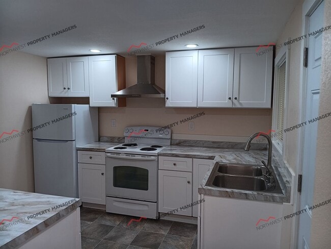 Building Photo - R290