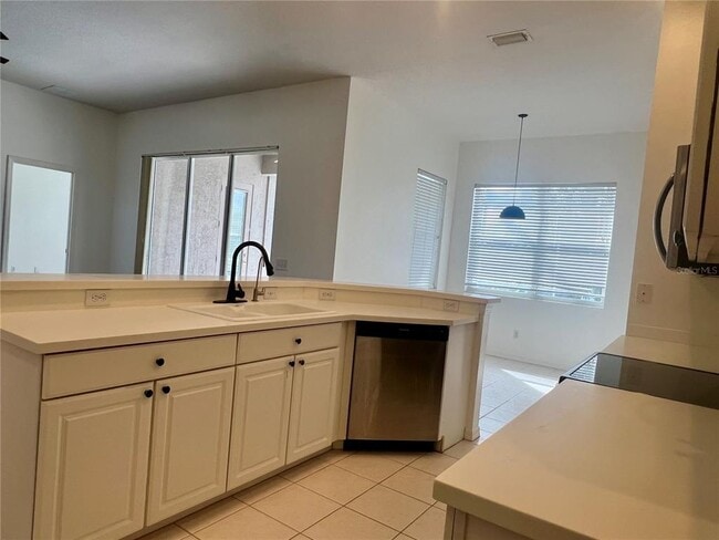 Building Photo - 7813 Castleisland Dr