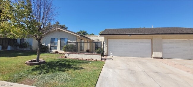 Building Photo - 600 Woodmount Dr