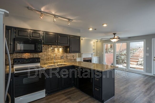 Building Photo - 876 Argonne Ave NE