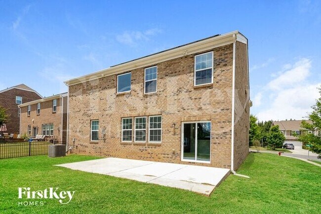 Building Photo - 2641 Kinmere Dr