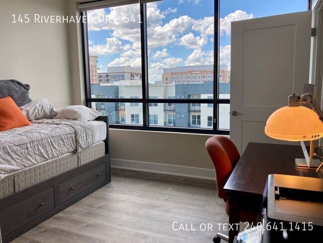 Building Photo - 145 Riverhaven Dr