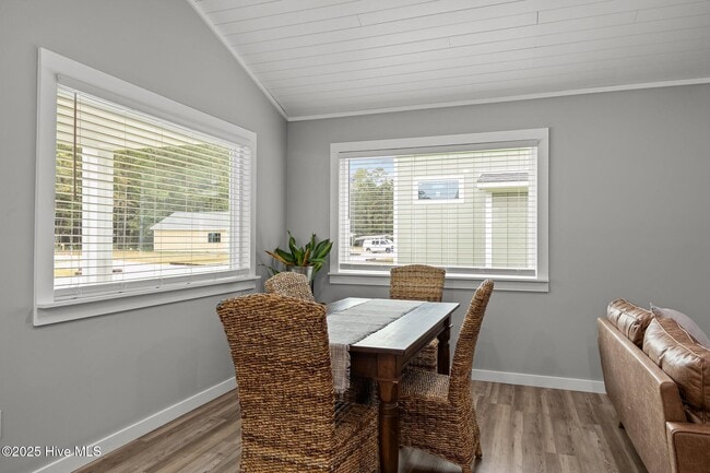 Building Photo - 122 Long Pond Loop