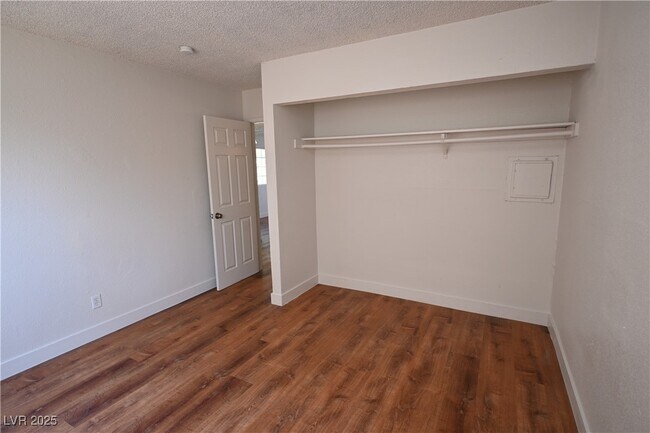Building Photo - 1512 Cobb Ln