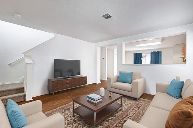 Building Photo - ***MOVE-IN SPECIAL: TWO WEEKS FREE***Renov...