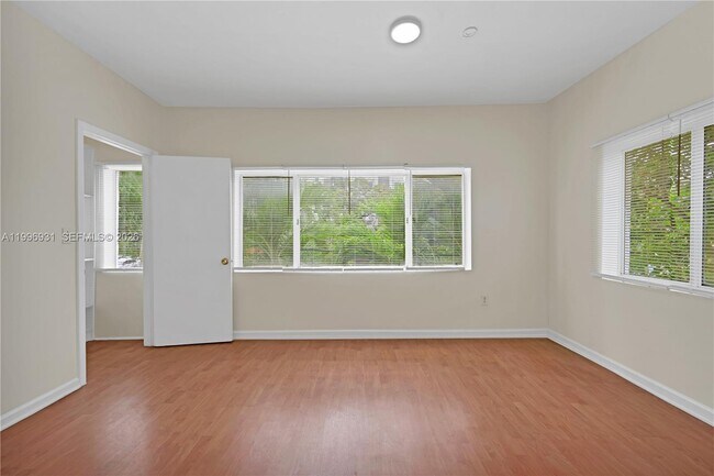 Building Photo - 109 NW 6th Ave