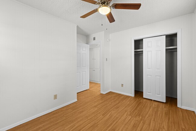 Building Photo - 106 Apache Hills Dr