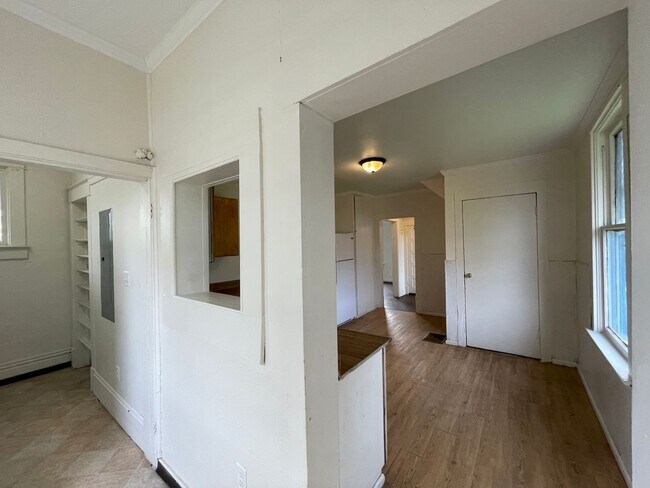 Building Photo - Northside 2 story