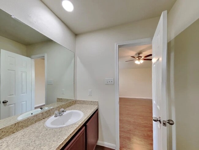 Building Photo - 12624 Mountain Daisy Rd