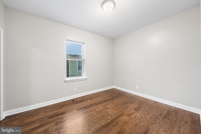 Building Photo - 1240 S 56th St