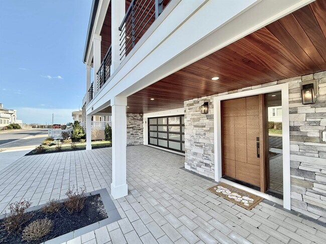 Building Photo - 100 S Frontenac Ave