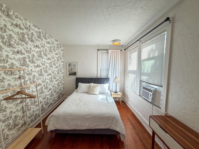 Building Photo - 15 NW 26th St