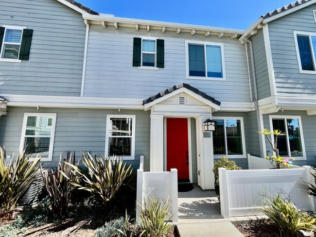 Primary Photo - Updated 3BD 2.5BA Townhouse in Imperial Be...