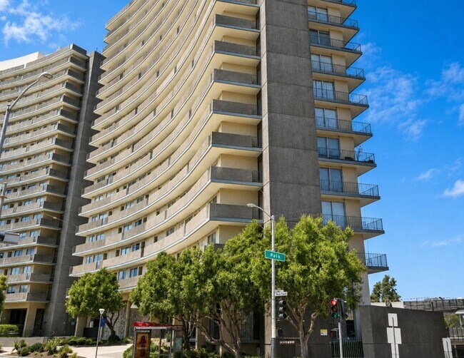 Building Photo - 1000 North Point St