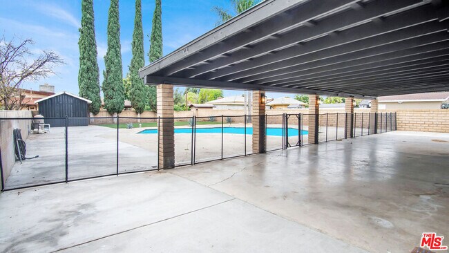 Building Photo - 428 S Meridian Ave