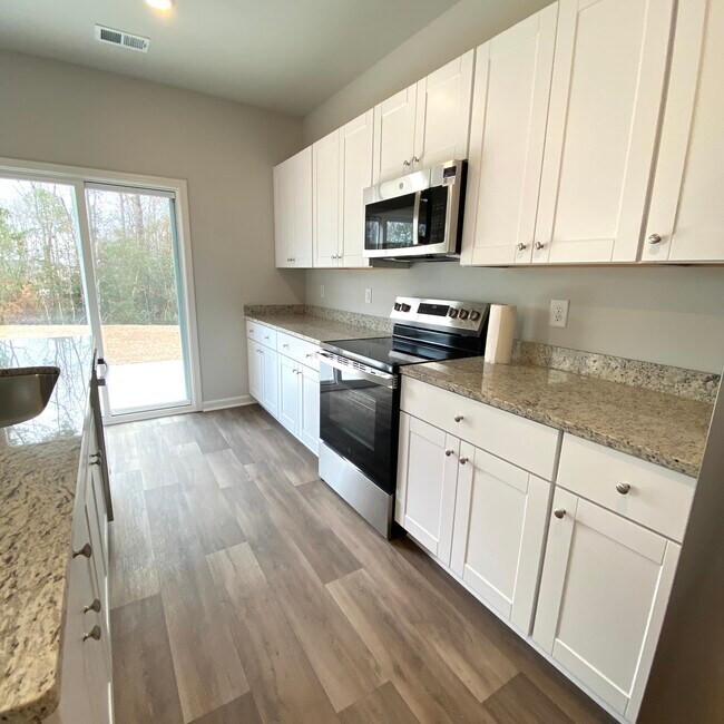 Building Photo - 3336 Mid Summer Ln