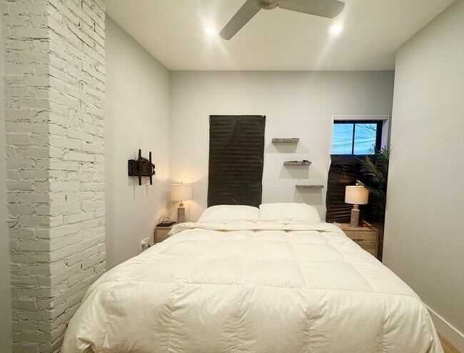 Building Photo - 278 Sumner St