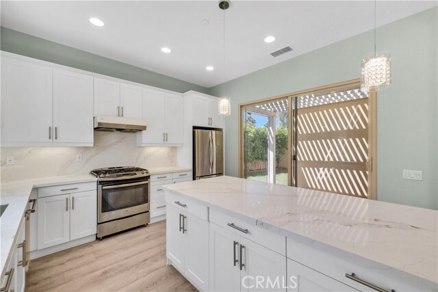 Building Photo - 137 Primrose Dr