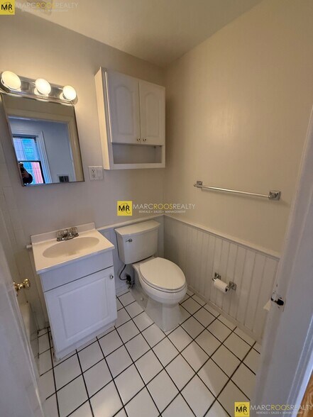 Building Photo - 672 Tremont St