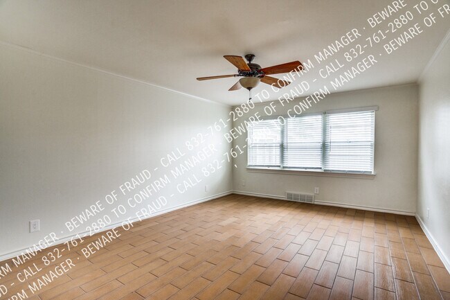 Building Photo - 518 Malden Dr