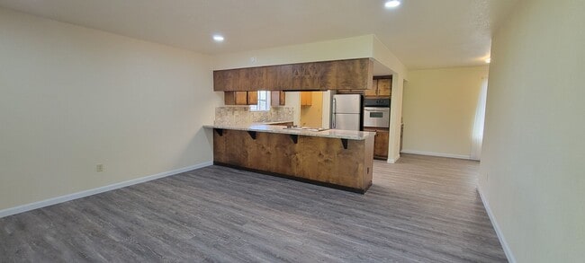 Building Photo - Newly Updated 3 Bdrm 2 Bath House Near Schools and Shopping, Corner of Shasta Pines and Mistletoe