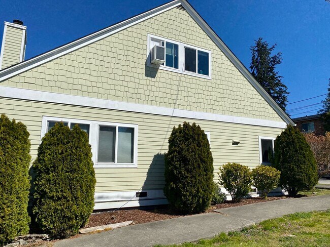 Building Photo - BURGAN DENSMORE