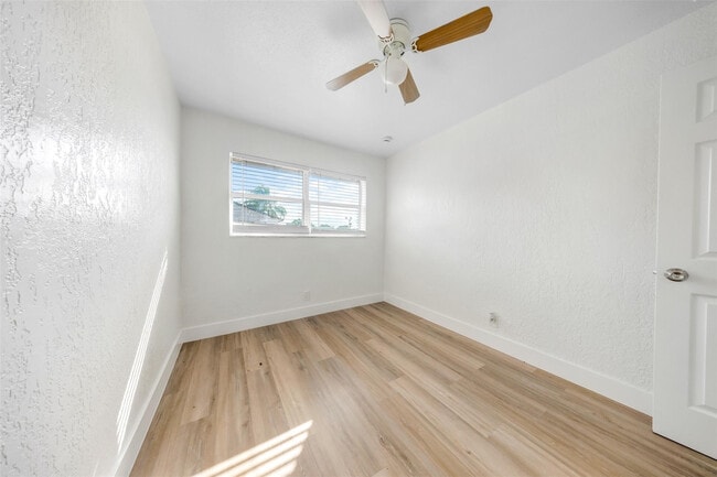 Building Photo - 20 NW 7th Ave