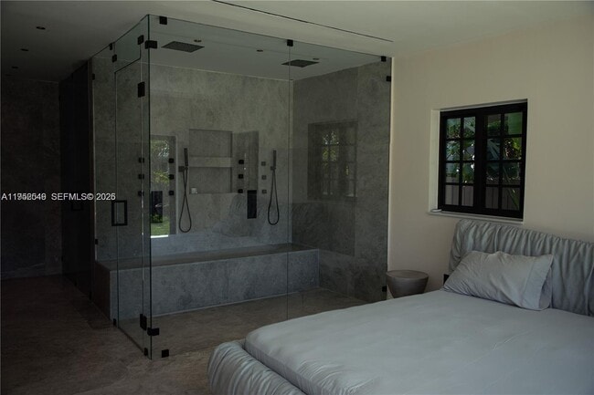 Building Photo - 7850 Hawthorne Ave