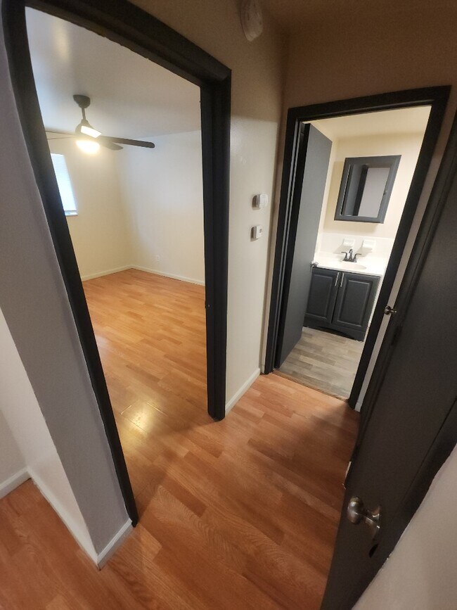 Building Photo - 1 Bedroom 1 Bath