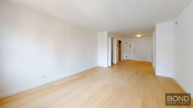 Building Photo - 222 E 39th St