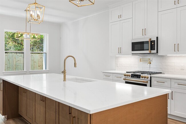 Building Photo - 18211 Polo Meadow Dr